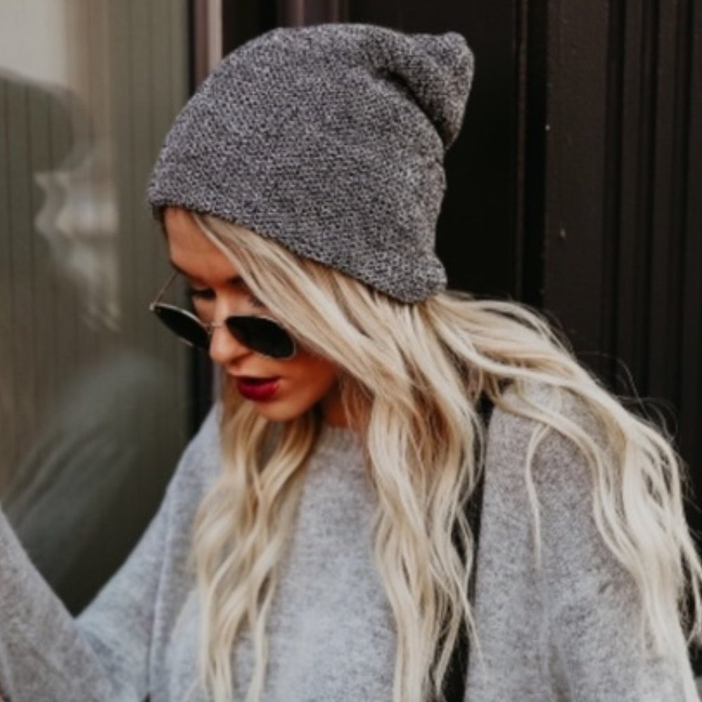 🚨 1 LEFT! Black/White Low Gauge Ribbed Knit Slouchy Beanie - Picture 3 of 7